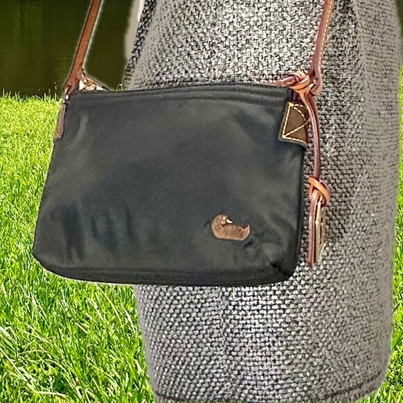 D&B Dooney and Bourke Black Nylon Embroidered Duck Crossbody Shoulder Bag Y2K - Picture 1 of 16